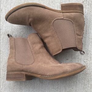 Very G Tan Ankle Boots